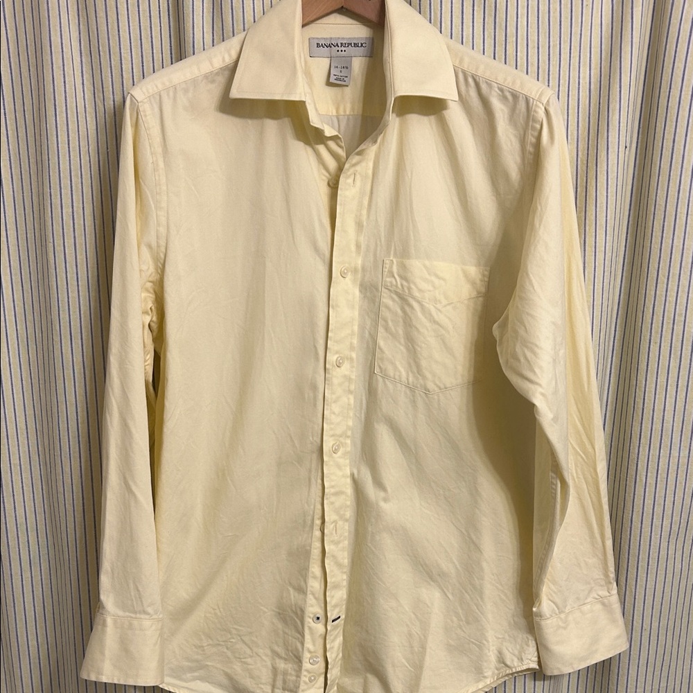 Banana Republic Men's Light Yellow Dress Shirt - Long Sleeve
